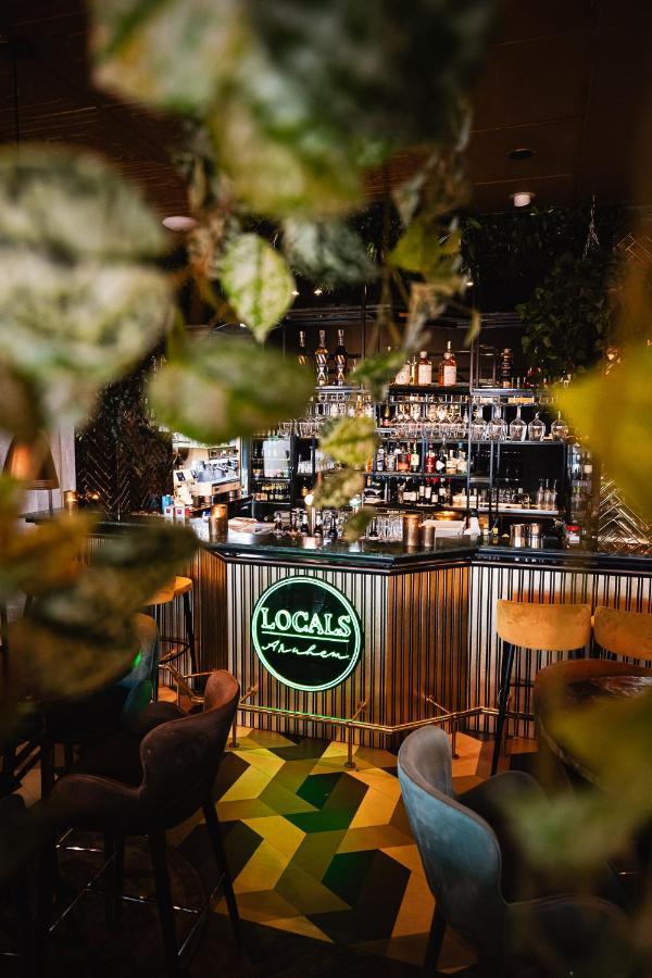 Hotel Haarhuis Arnhem Luaran gambar Locals Bar